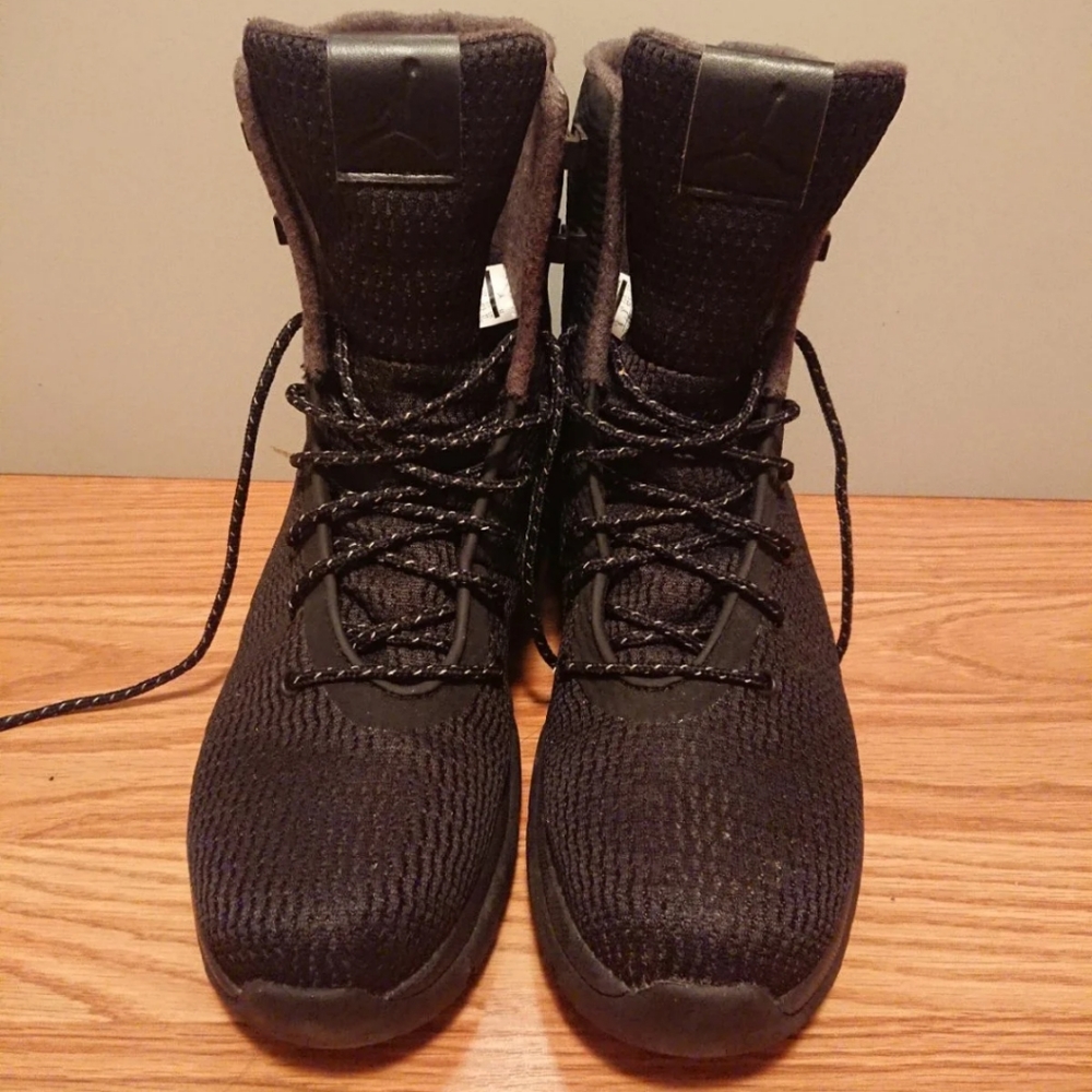 NIKE Event Waterproof boots size 9